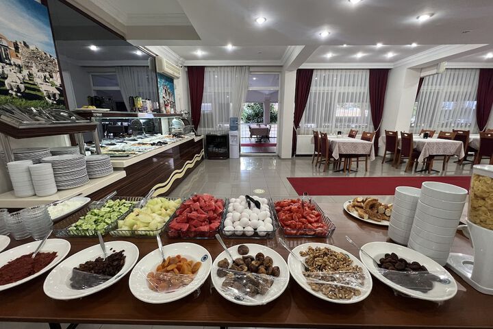 Dining 43 of 49