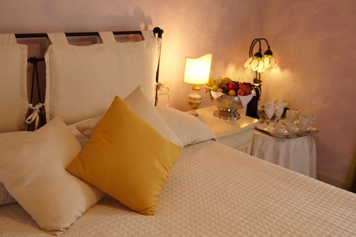 Room 7 of 25