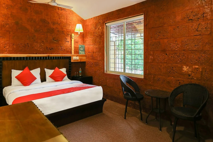 Room 2 of 12