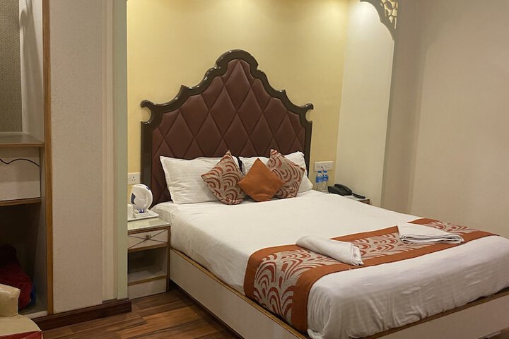 Room 15 of 42