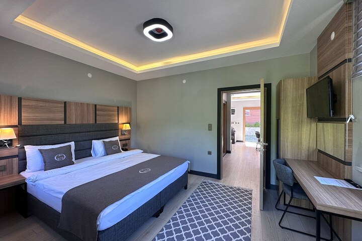 Room 16 of 72