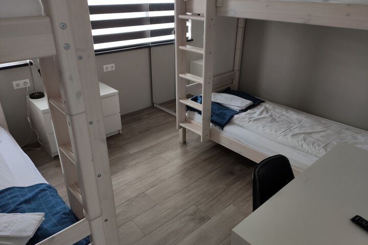 Room 8 of 27