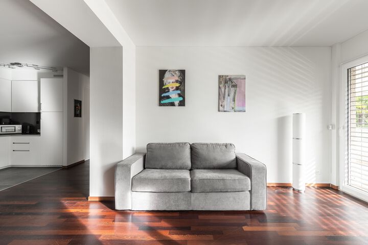 Room 5 of 9
