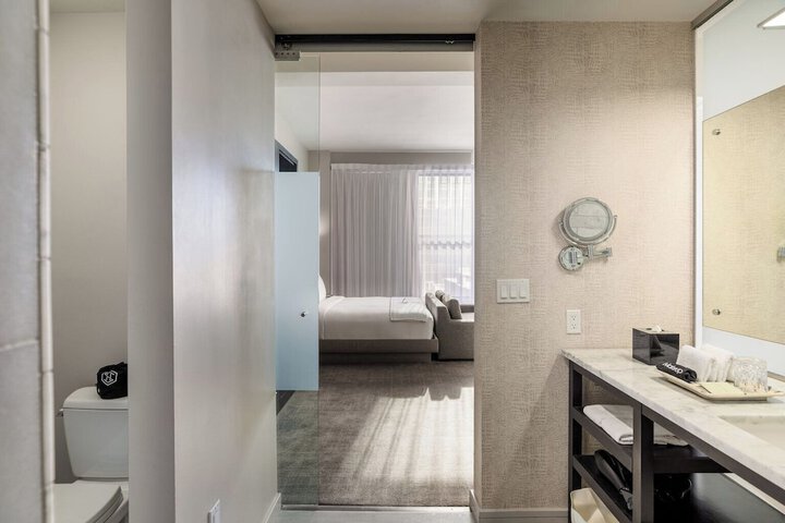 Room 80 of 124