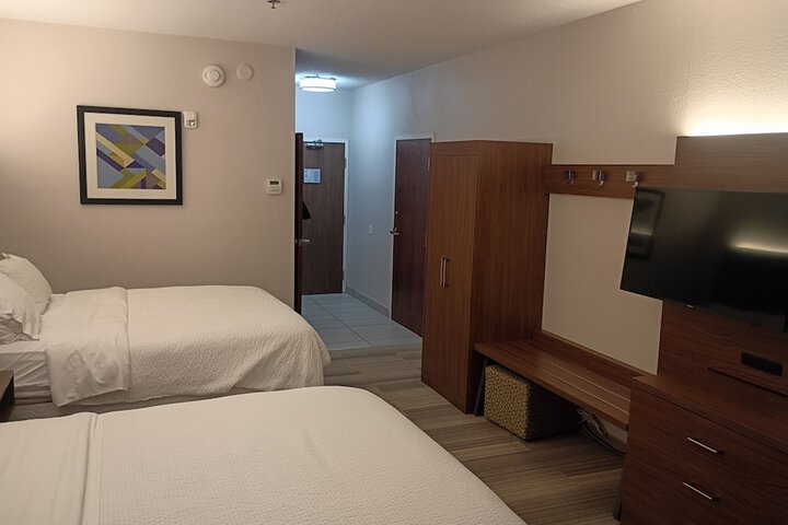 Room 8 of 36