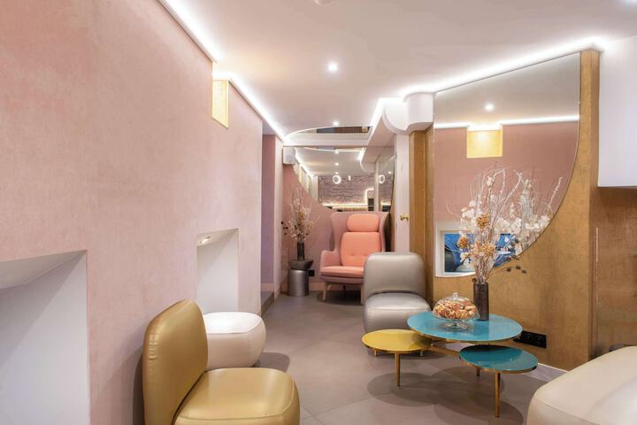 Hotel Lobby
