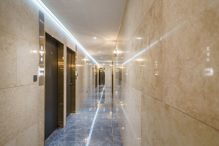 Ballroom/Hall 23 of 26