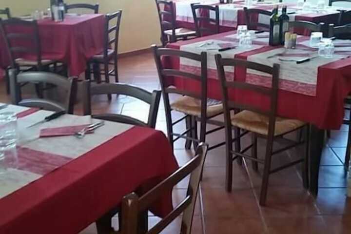 Dining 12 of 38