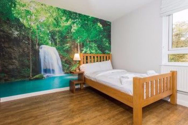 Room 5 of 28