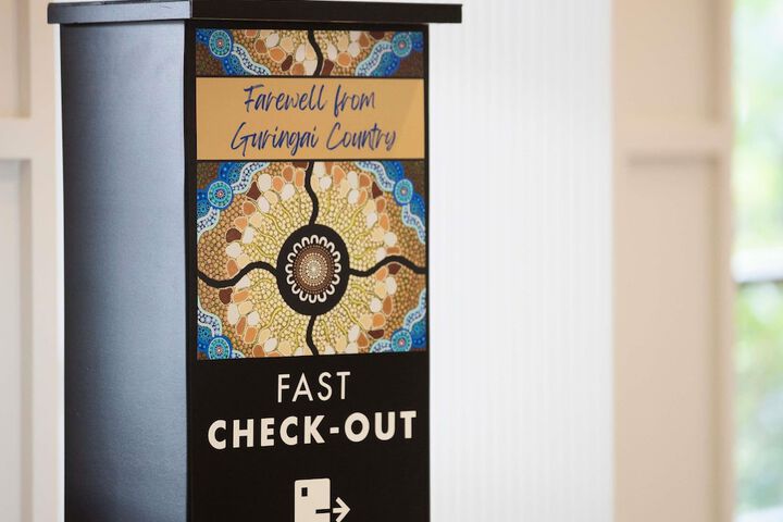 Check-in/check-out kiosk