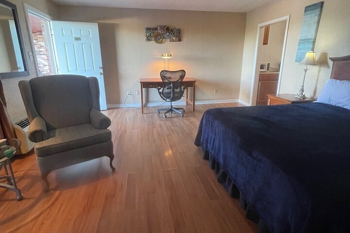 Deluxe Single Queen Bed (32 of 50)
