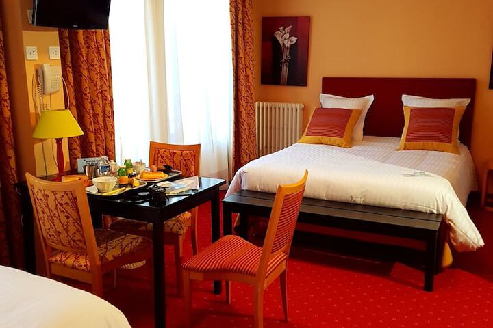 Room 5 of 30