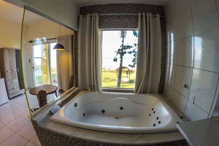 Hot Tub 29 of 48