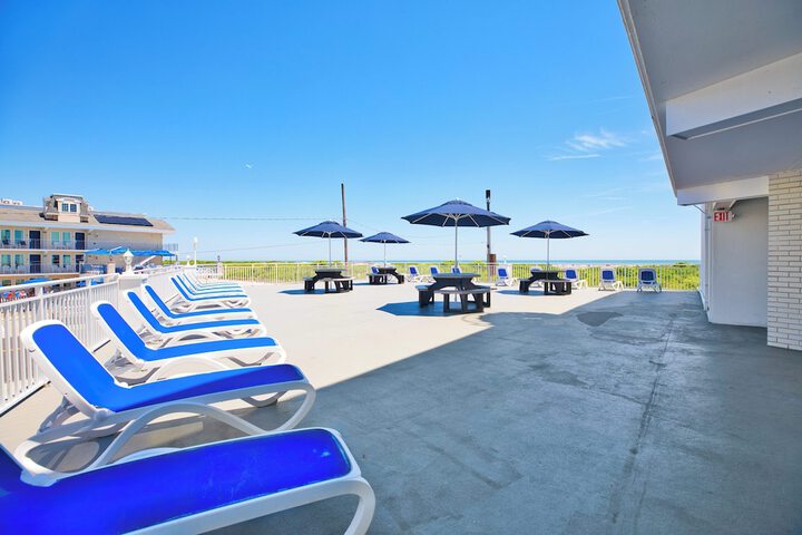 Sundeck 122 of 138