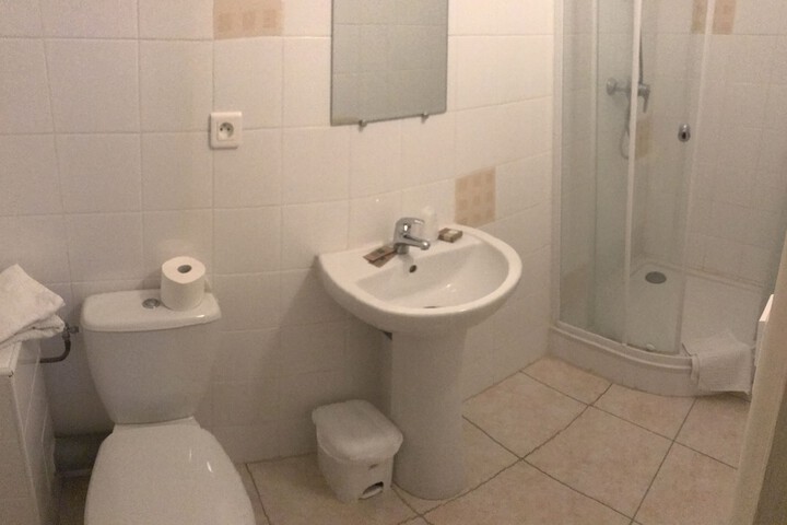 Room 25 of 80