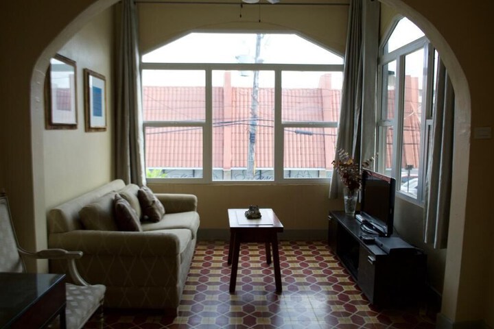 Room 4 of 10