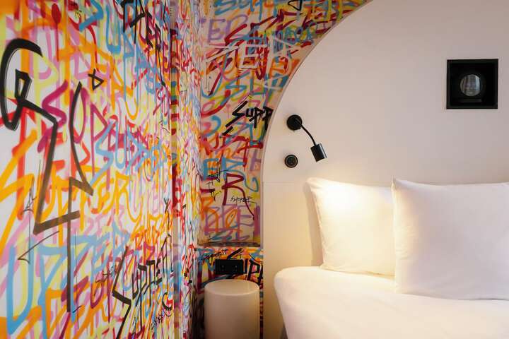 Room 18 of 81