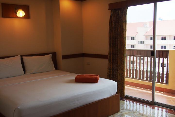 Room 8 of 20