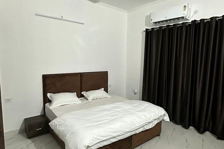 Room 5 of 7