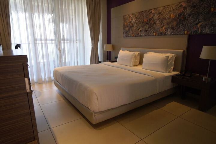 Room 12 of 49