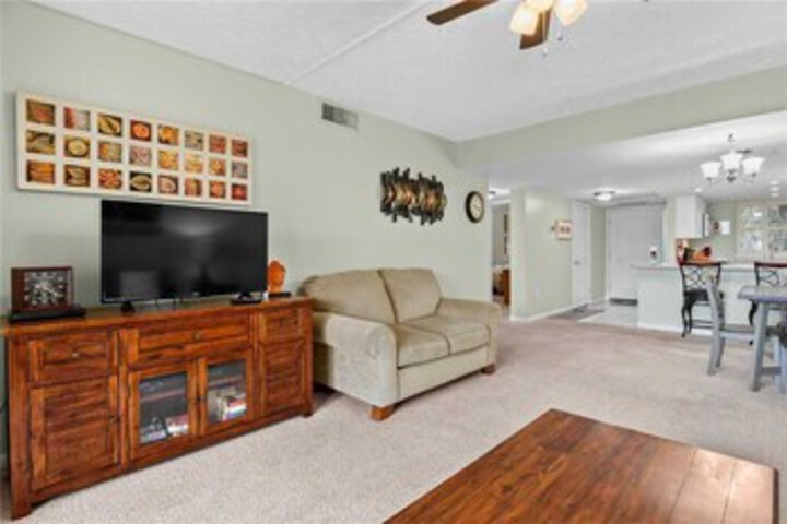Room 15 of 33