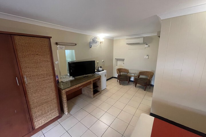 Room 18 of 43
