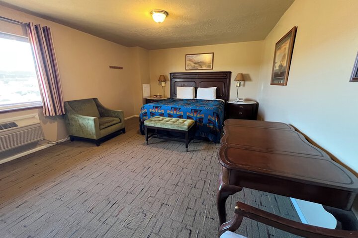 Room 15 of 96