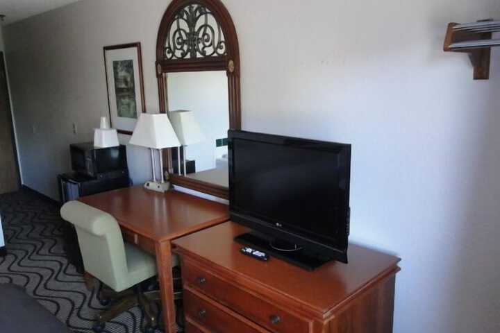 Room 17 of 38