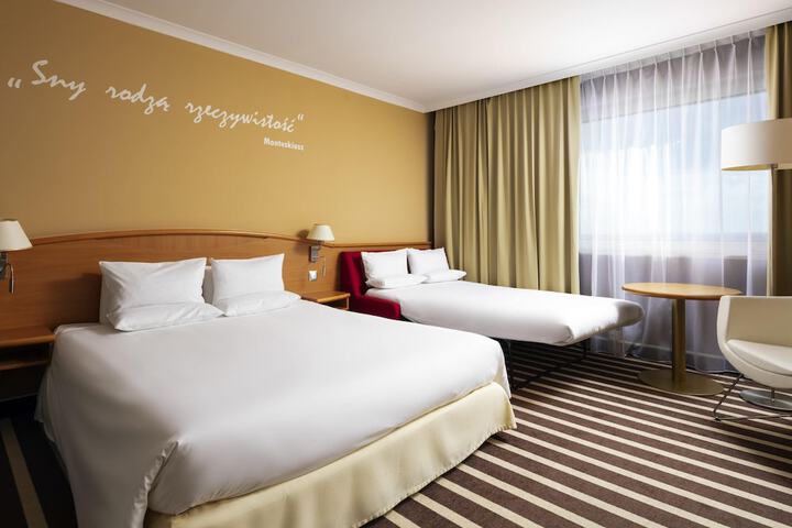 Room 3 of 82