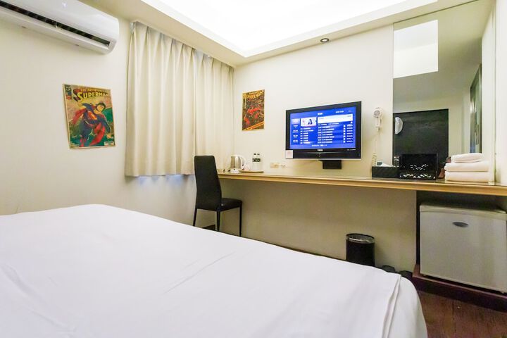 Room 15 of 46