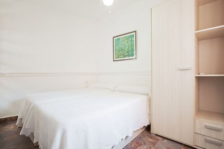 Room 9 of 43