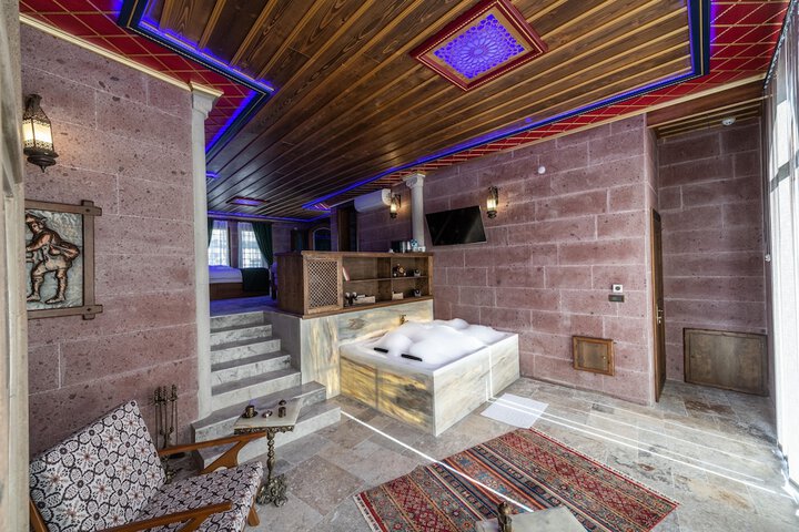 Room 40 of 85