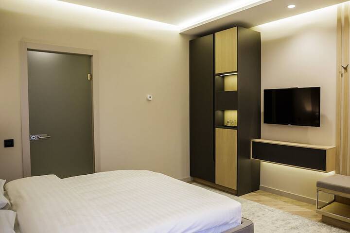 Room 15 of 40