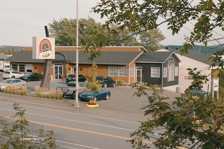 Hotel 75 of 80
