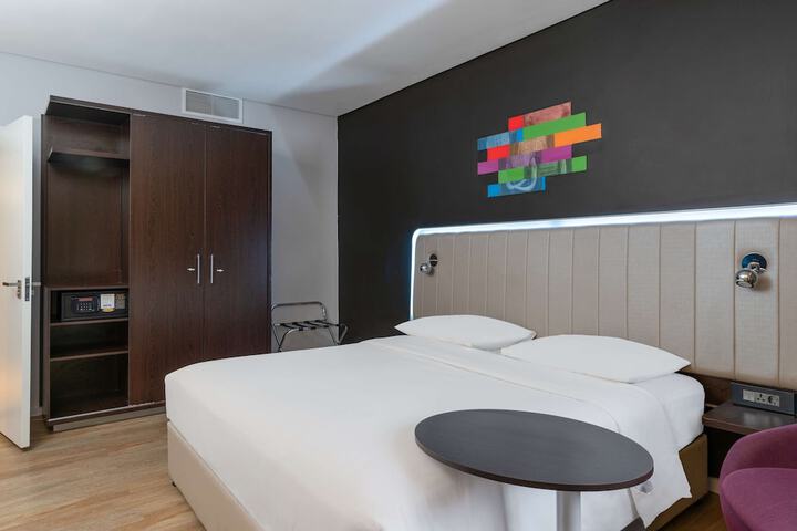 Room 15 of 69