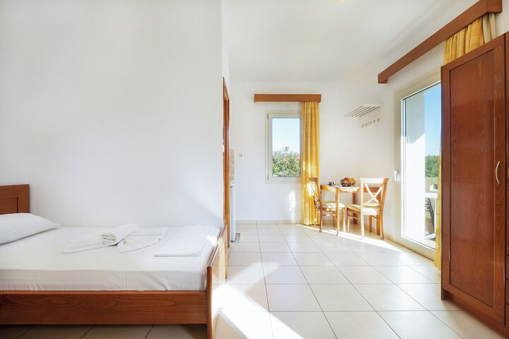 Room 73 of 128