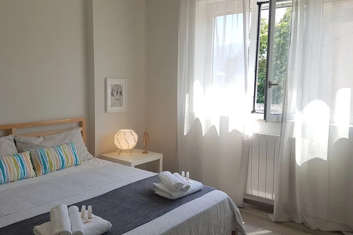 Room 4 of 10