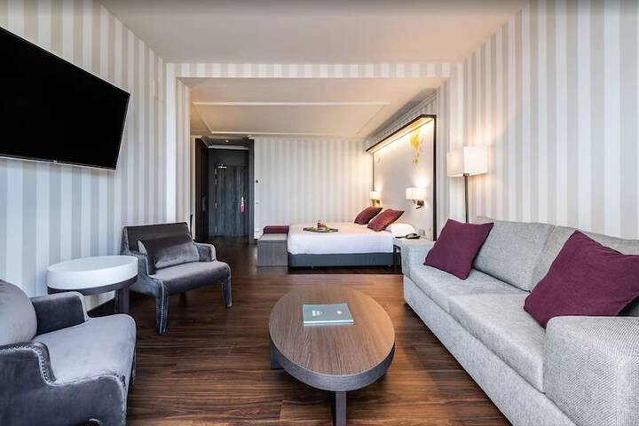 Room 10 of 44