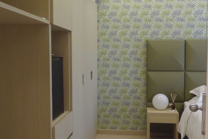Room 23 of 68
