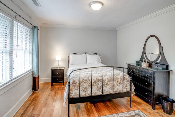 Room 10 of 52