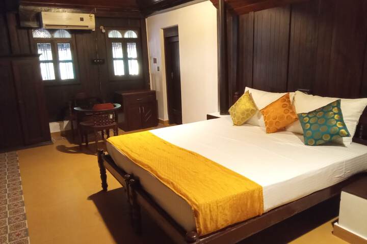 Room 8 of 21