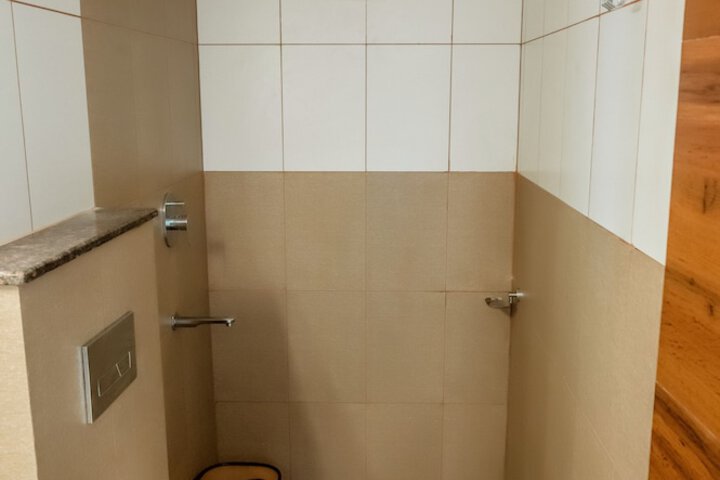 Room 17 of 24