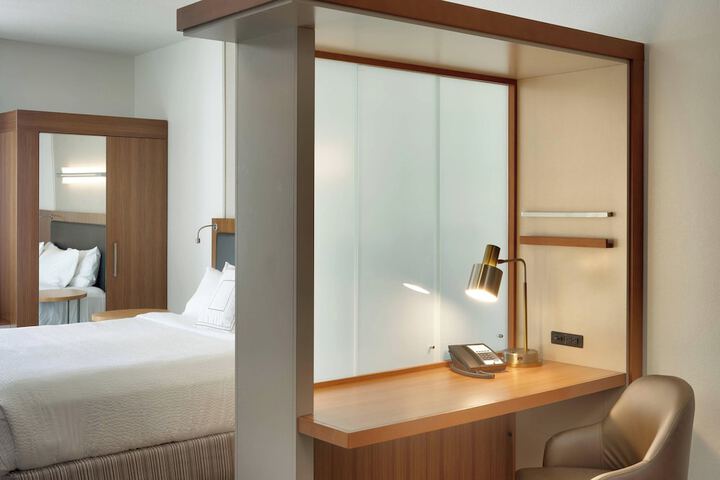 Room 8 of 30