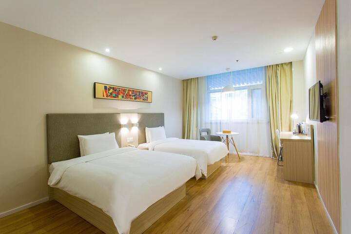 Room 19 of 34