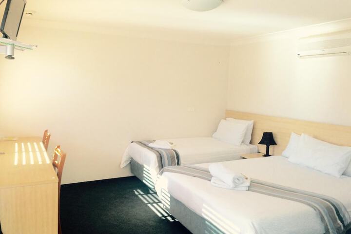 Room 16 of 36