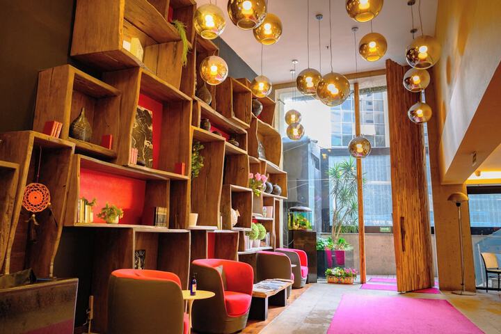 Entrance & Lobby