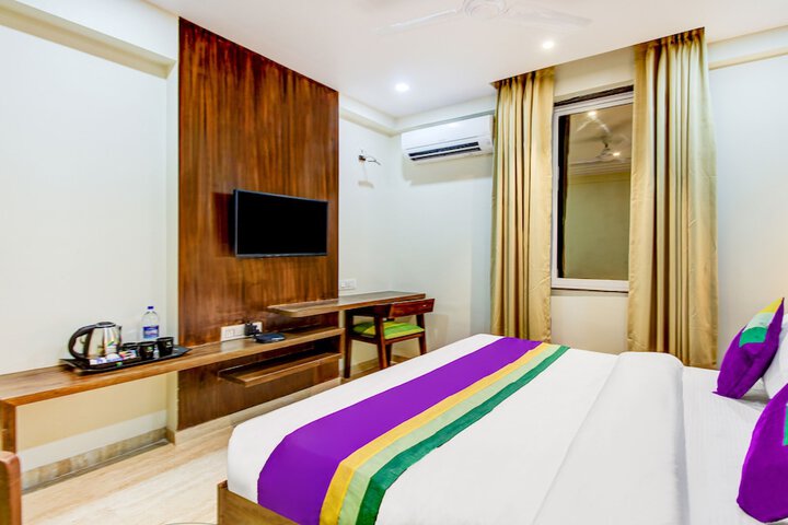 Room 16 of 44