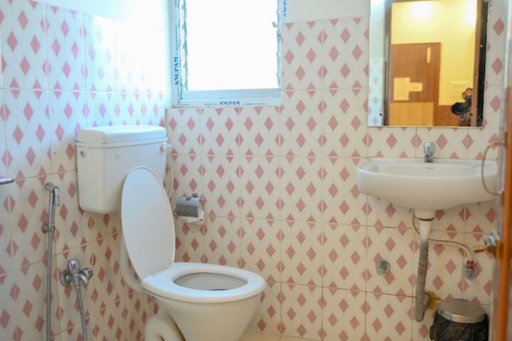 Room 80 of 94