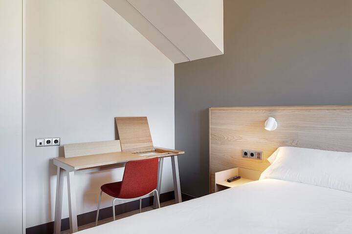 Room 3 of 39