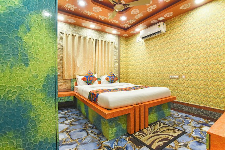 Room 13 of 39